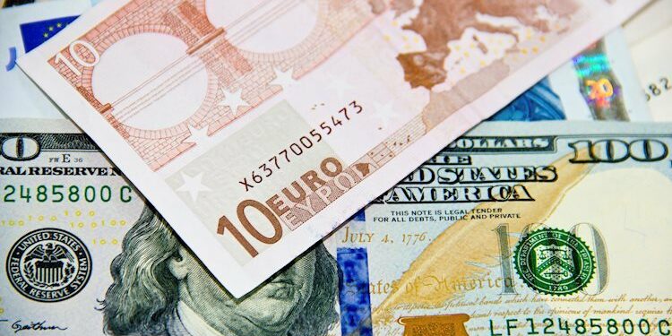 EUR/USD trims gains and snaps seven-day win streak ahead of Fed policy update