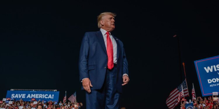 Stocks, Dollar Slip as Trump Signs Bill Ahead of Tariff Deadline