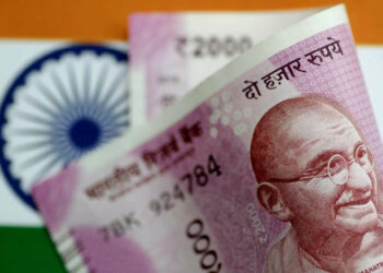 Rupee Backed by $700 Billion Reserve Cushion, Shrinking Forward Book