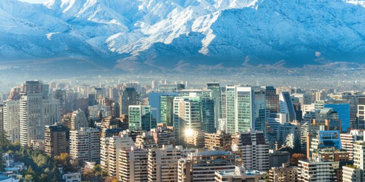 Chile Eyes Modest Rate Cut Amid Inflation Pressure