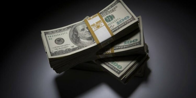 Dollar Rallies as Jobs Data Delays Fed Rate Cuts