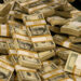 Dollar Rises on Retail Sales Data; Yen, Rupee Weaken