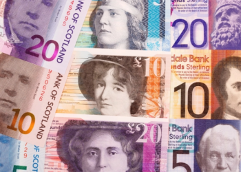 Pound Climbs as Global Trade Deal Fuels Optimism