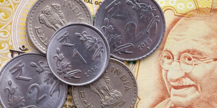 Rupee Inches Higher as Tariff Risks Seen Delayed