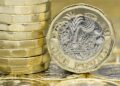 Pound Steadies as Soaring Borrowing Fuels Fiscal Concerns