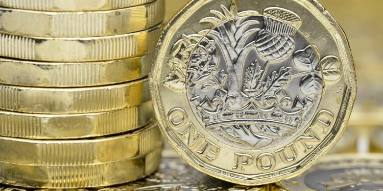 Pound Steadies as Soaring Borrowing Fuels Fiscal Concerns
