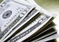 Dollar Gains Ground Ahead of Key U.S. Economic Data