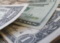 Dollar Sinks as Jobs Data Fuels Rate Cut Bets